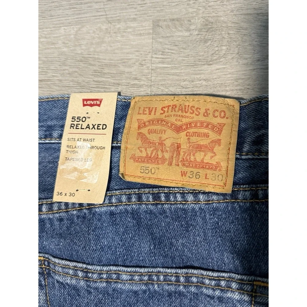 Levi's 550 Relaxed Fit Straight Jeans Men 36x30 Blue Denim Casual Workwear NWT